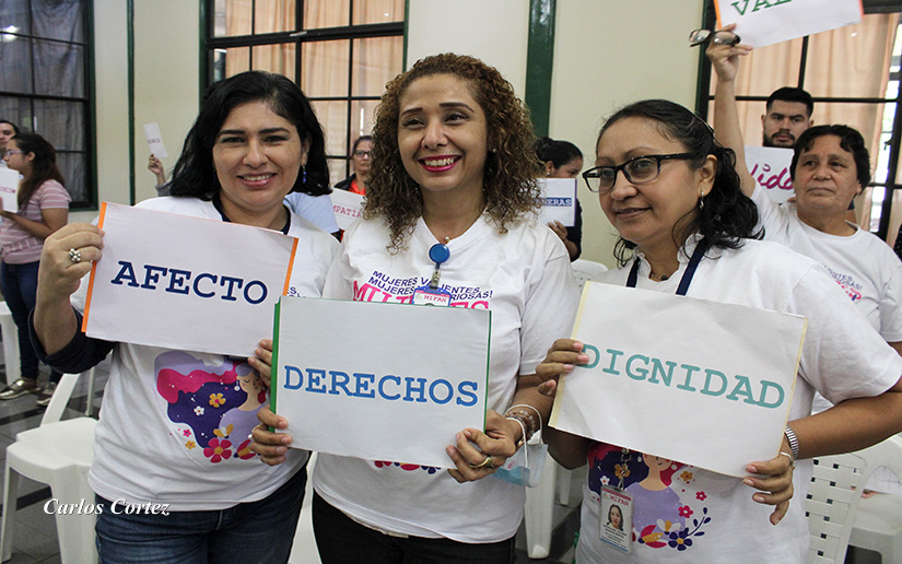 MUJERES